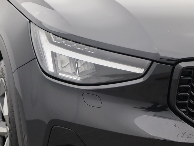 2022 (72) VOLVO XC40 2.0 B4P Ultimate Dark 5dr Auto 4855616