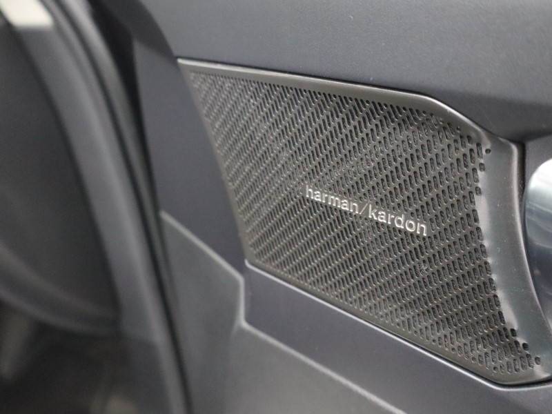 2022 (72) VOLVO XC40 2.0 B4P Ultimate Dark 5dr Auto 4799880