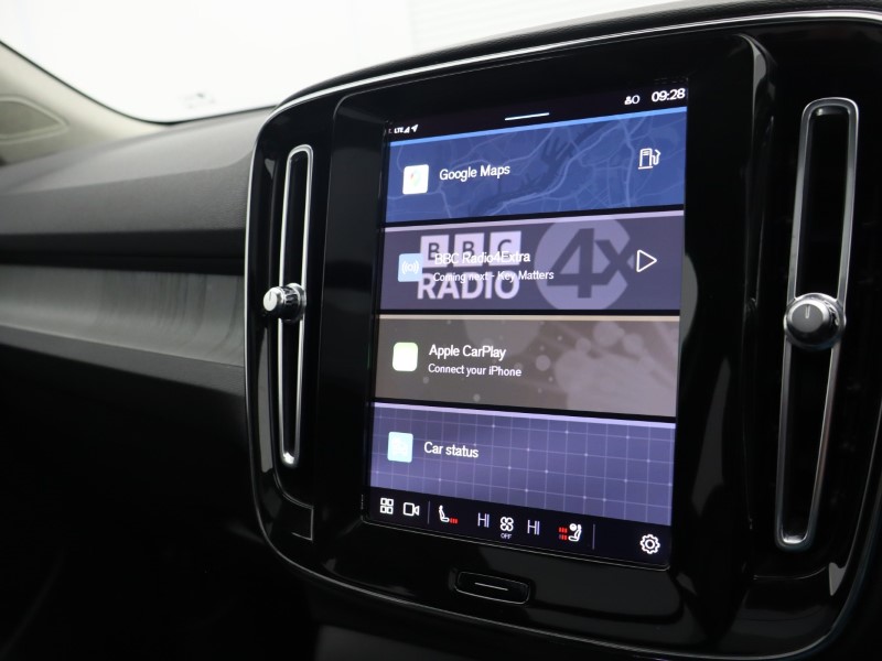 2022 (72) VOLVO XC40 2.0 B4P Ultimate Dark 5dr Auto 4799902