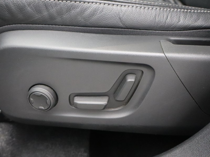 2022 (72) VOLVO XC40 2.0 B4P Ultimate Dark 5dr Auto 4799890