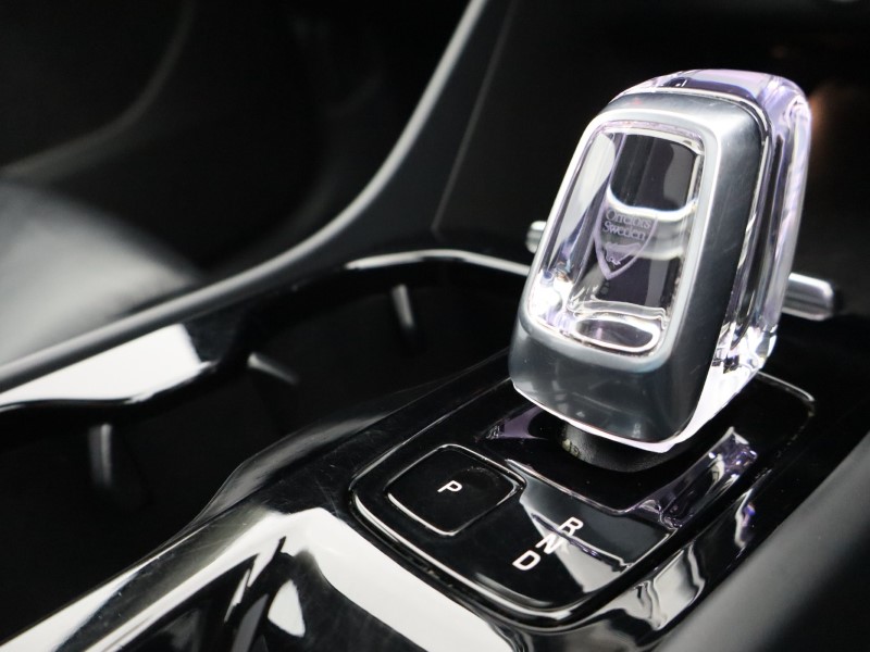 2022 (72) VOLVO XC40 2.0 B4P Ultimate Dark 5dr Auto 4799910