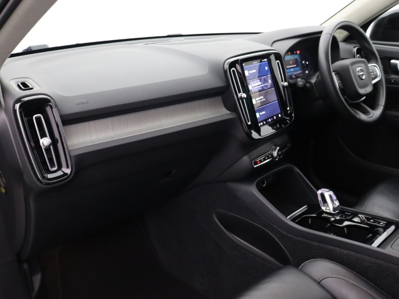 2022 (72) VOLVO XC40 2.0 B4P Ultimate Dark 5dr Auto 4799889