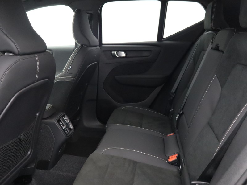 2024 (74) VOLVO XC40 2.0 B3P Plus Dark 5dr Auto 4791077