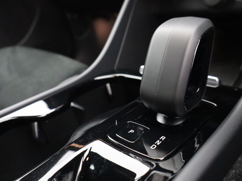 2024 (74) VOLVO XC40 2.0 B3P Plus Dark 5dr Auto 4791116