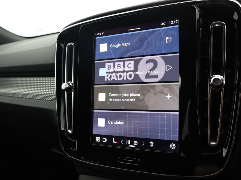 2024 (74) VOLVO XC40 2.0 B3P Plus Dark 5dr Auto 4791111