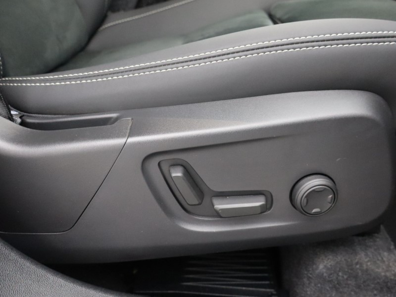 2024 (74) VOLVO XC40 2.0 B3P Plus Dark 5dr Auto 4791096