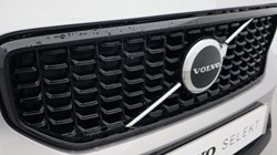 2024 (74) VOLVO XC40 2.0 B3P Plus Dark 5dr Auto 4791084