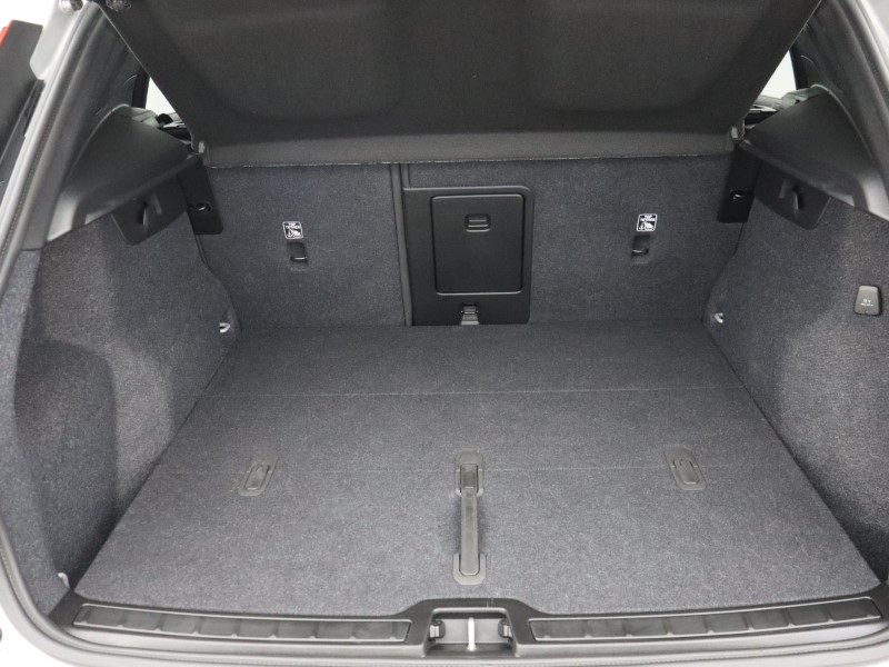 2024 (74) VOLVO XC40 2.0 B3P Plus Dark 5dr Auto 4791070