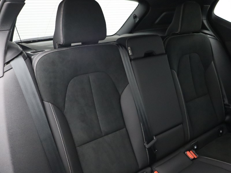 2024 (74) VOLVO XC40 2.0 B3P Plus Dark 5dr Auto 4791105