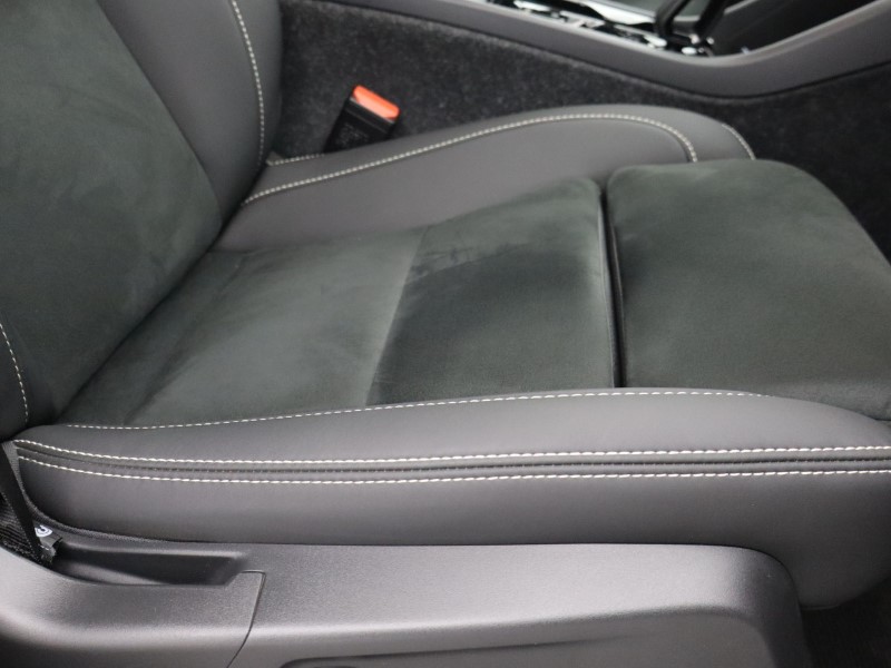 2024 (74) VOLVO XC40 2.0 B3P Plus Dark 5dr Auto 4791097