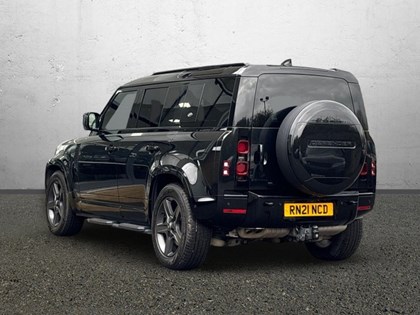 2021 (21) LAND ROVER DEFENDER 3.0 D300 X-Dynamic SE 110 5dr Auto