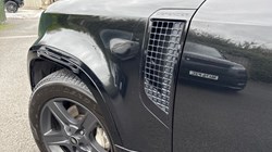 2021 (21) LAND ROVER DEFENDER 3.0 D300 X-Dynamic SE 110 5dr Auto 4820273