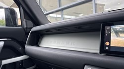 2021 (21) LAND ROVER DEFENDER 3.0 D300 X-Dynamic SE 110 5dr Auto 4820281