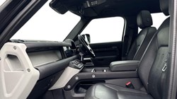 2021 (21) LAND ROVER DEFENDER 3.0 D300 X-Dynamic SE 110 5dr Auto 4820256