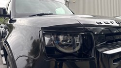 2021 (21) LAND ROVER DEFENDER 3.0 D300 X-Dynamic SE 110 5dr Auto 4820270