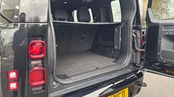 2021 (21) LAND ROVER DEFENDER 3.0 D300 X-Dynamic SE 110 5dr Auto 4820296