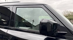 2021 (21) LAND ROVER DEFENDER 3.0 D300 X-Dynamic SE 110 5dr Auto 4820307