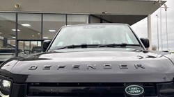 2021 (21) LAND ROVER DEFENDER 3.0 D300 X-Dynamic SE 110 5dr Auto 4820300