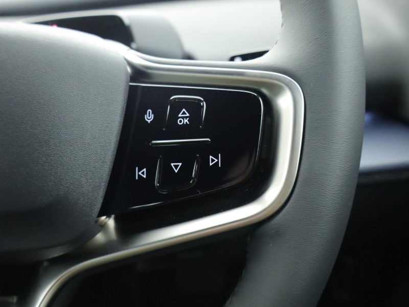 2025 (75) VOLVO EX30 315kW Twin Motor Performance Plus 69kWh 5dr Auto  *VAT QUALIFYING* 4815662