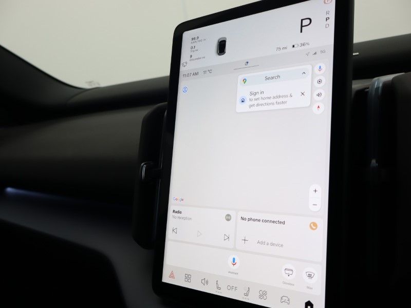 2025 (75) VOLVO EX30 315kW Twin Motor Performance Plus 69kWh 5dr Auto  *VAT QUALIFYING* 4815663