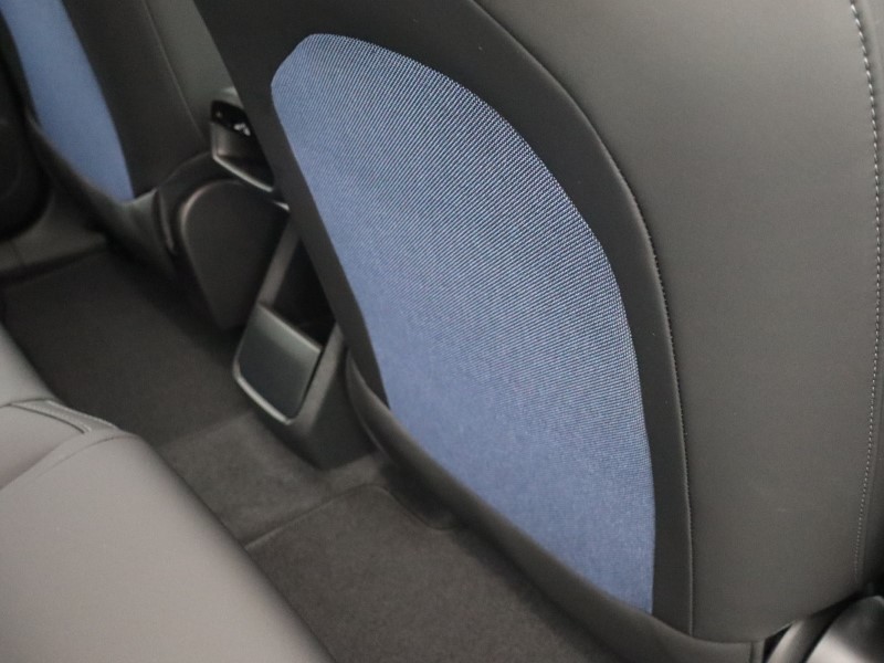 2025 (75) VOLVO EX30 315kW Twin Motor Performance Plus 69kWh 5dr Auto  *VAT QUALIFYING* 4815655