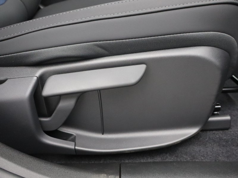 2025 (75) VOLVO EX30 315kW Twin Motor Performance Plus 69kWh 5dr Auto  *VAT QUALIFYING* 4815648