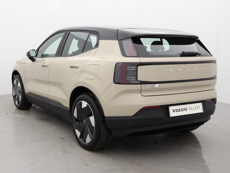 2025 (75) VOLVO EX30 315kW Twin Motor Performance Plus 69kWh 5dr Auto  *VAT QUALIFYING* 4816538