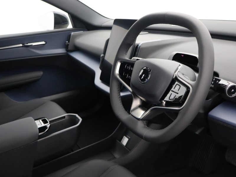 2025 (75) VOLVO EX30 315kW Twin Motor Performance Plus 69kWh 5dr Auto  *VAT QUALIFYING* 4816560