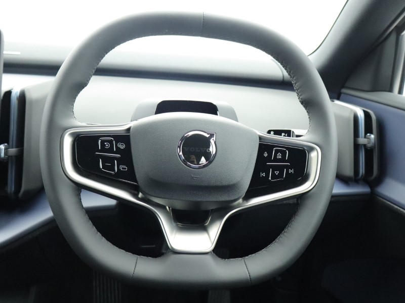 2025 (75) VOLVO EX30 315kW Twin Motor Performance Plus 69kWh 5dr Auto  *VAT QUALIFYING* 4816570