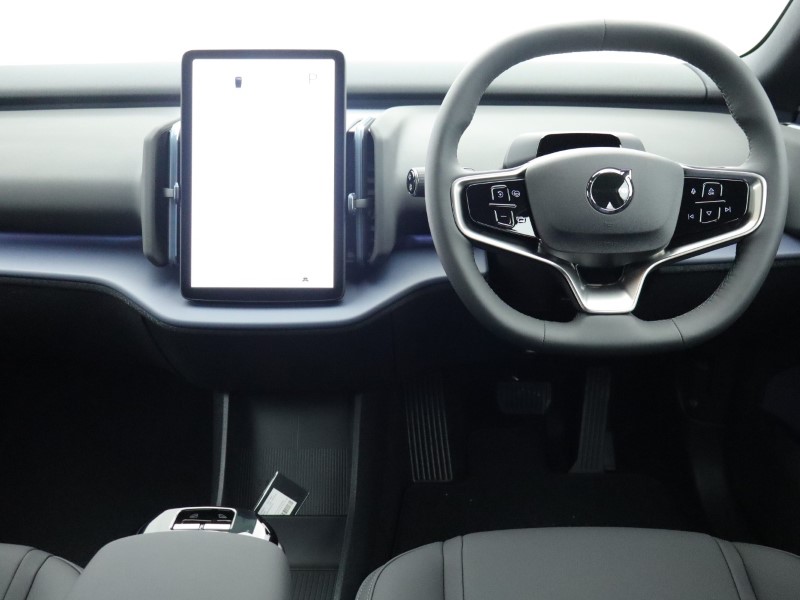 2025 (75) VOLVO EX30 315kW Twin Motor Performance Plus 69kWh 5dr Auto  *VAT QUALIFYING* 4816058