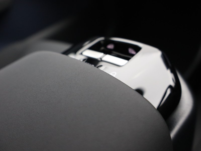 2025 (75) VOLVO EX30 315kW Twin Motor Performance Plus 69kWh 5dr Auto  *VAT QUALIFYING* 4816065