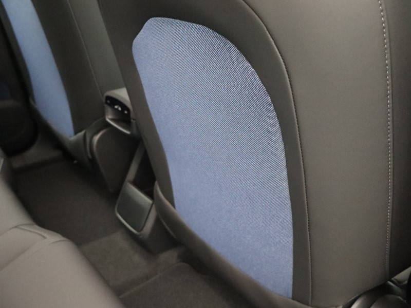 2025 (75) VOLVO EX30 315kW Twin Motor Performance Plus 69kWh 5dr Auto  *VAT QUALIFYING* 4816054