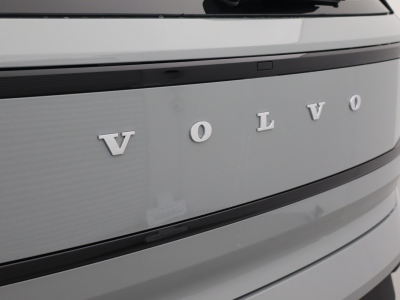 2025 (75) VOLVO EX30 315kW Twin Motor Performance Plus 69kWh 5dr  Auto  *VAT QUALIFYING* 4820001