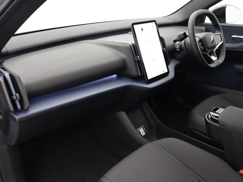 2025 (75) VOLVO EX30 315kW Twin Motor Performance Plus 69kWh 5dr  Auto  *VAT QUALIFYING* 4820018