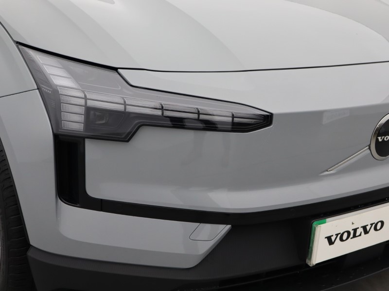 2025 (75) VOLVO EX30 315kW Twin Motor Performance Plus 69kWh 5dr  Auto  *VAT QUALIFYING* 4819995