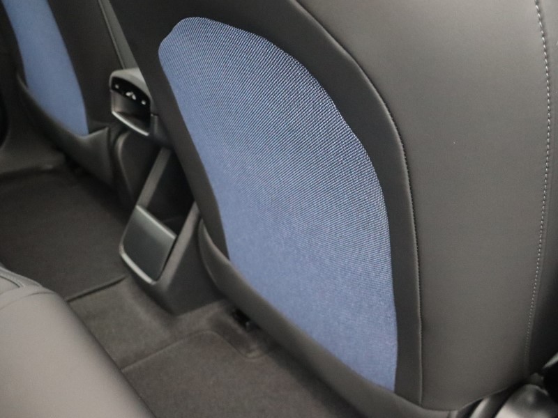 2025 (75) VOLVO EX30 315kW Twin Motor Performance Plus 69kWh 5dr  Auto  *VAT QUALIFYING* 4820022