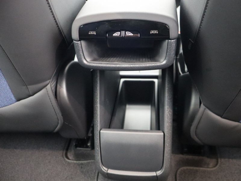 2025 (75) VOLVO EX30 315kW Twin Motor Performance Plus 69kWh 5dr  Auto  *VAT QUALIFYING* 4820026