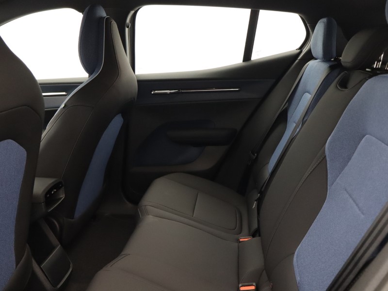 2025 (75) VOLVO EX30 315kW Twin Motor Performance Plus 69kWh 5dr  Auto  *VAT QUALIFYING* 4820009