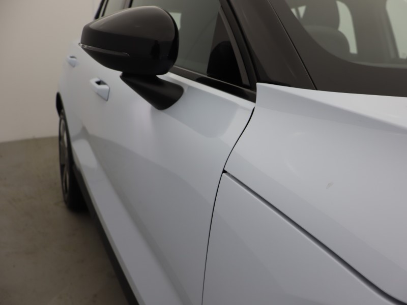 2025 (75) VOLVO EX30 200kW SM Extended Range Plus 69kWh 5dr Auto  *VAT QUALIFYING* 4815174