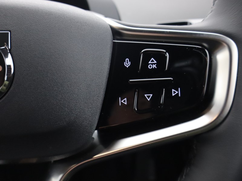 2025 (75) VOLVO EX30 200kW SM Extended Range Plus 69kWh 5dr Auto  *VAT QUALIFYING* 4815202