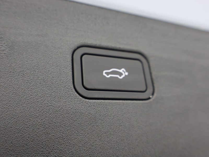 2025 (75) VOLVO EX30 200kW SM Extended Range Plus 69kWh 5dr Auto  *VAT QUALIFYING* 4815179