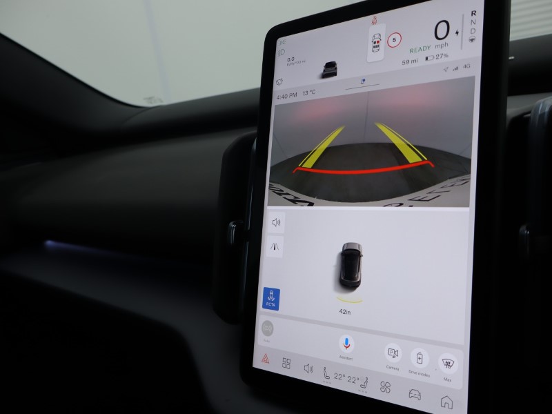 2025 (75) VOLVO EX30 200kW SM Extended Range Plus 69kWh 5dr Auto *VAT QUALIFYING* 4815996