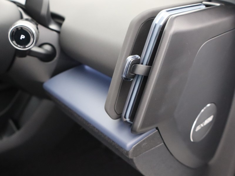 2025 (75) VOLVO EX30 200kW SM Extended Range Plus 69kWh 5dr Auto *VAT QUALIFYING* 4815977