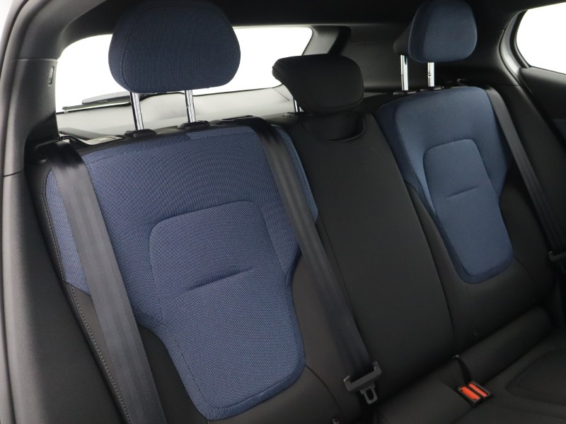 2025 (75) VOLVO EX30 200kW SM Extended Range Plus 69kWh 5dr Auto *VAT QUALIFYING* 4815989