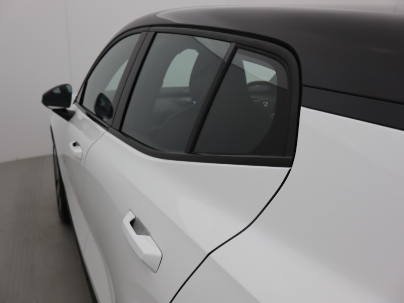 2025 (75) VOLVO EX30 200kW SM Extended Range Plus 69kWh 5dr Auto *VAT QUALIFYING* 4816013