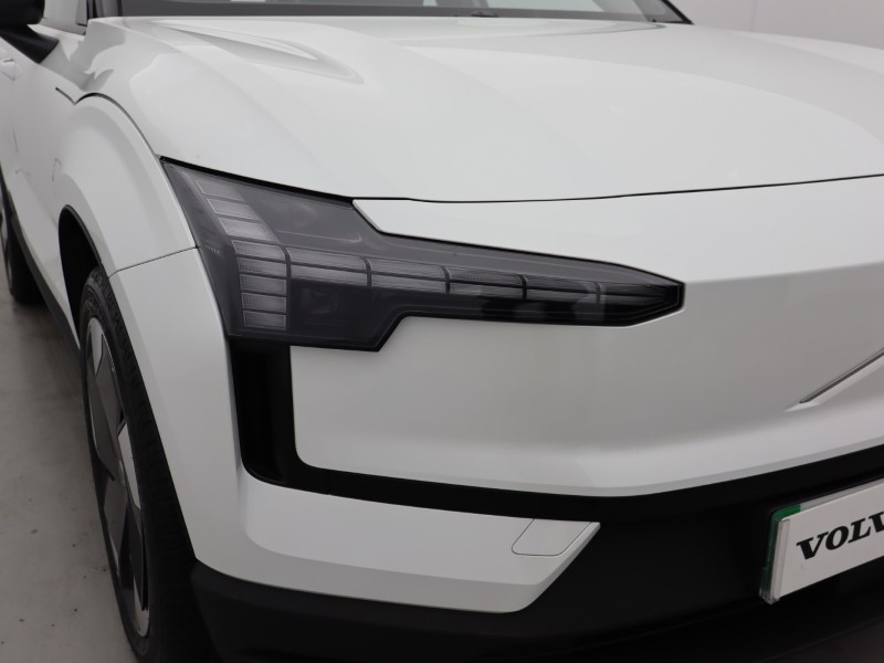 2025 (75) VOLVO EX30 200kW SM Extended Range Plus 69kWh 5dr Auto *VAT QUALIFYING* 4815966