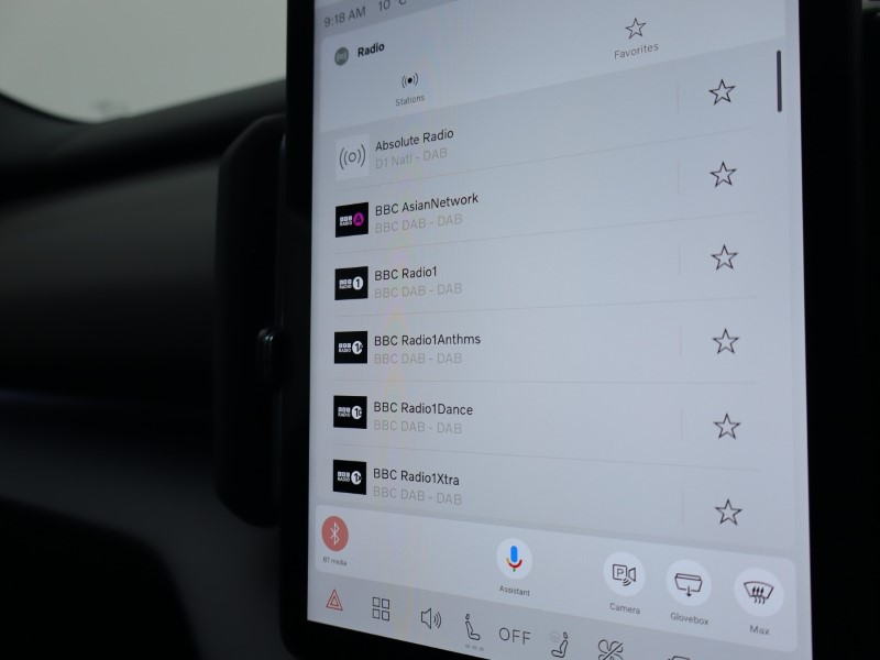 2025 (75) VOLVO EX30 200kW SM Extended Range Plus 69kWh 5dr Auto *VAT QUALIFYING* 4830132