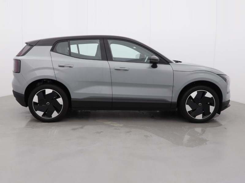 2025 (75) VOLVO EX30 200kW SM Extended Range Plus 69kWh 5dr Auto *VAT QUALIFYING* 4830088