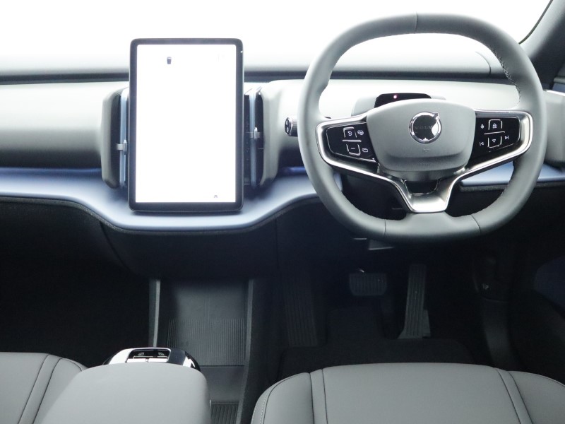 2025 (75) VOLVO EX30 200kW SM Extended Range Plus 69kWh 5dr Auto *VAT QUALIFYING* 4830124