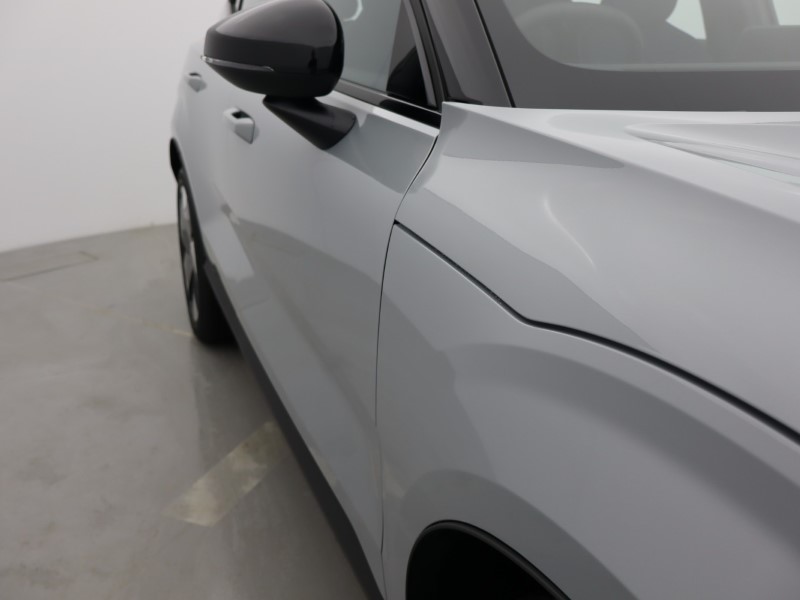 2025 (75) VOLVO EX30 200kW SM Extended Range Plus 69kWh 5dr Auto *VAT QUALIFYING* 4830096